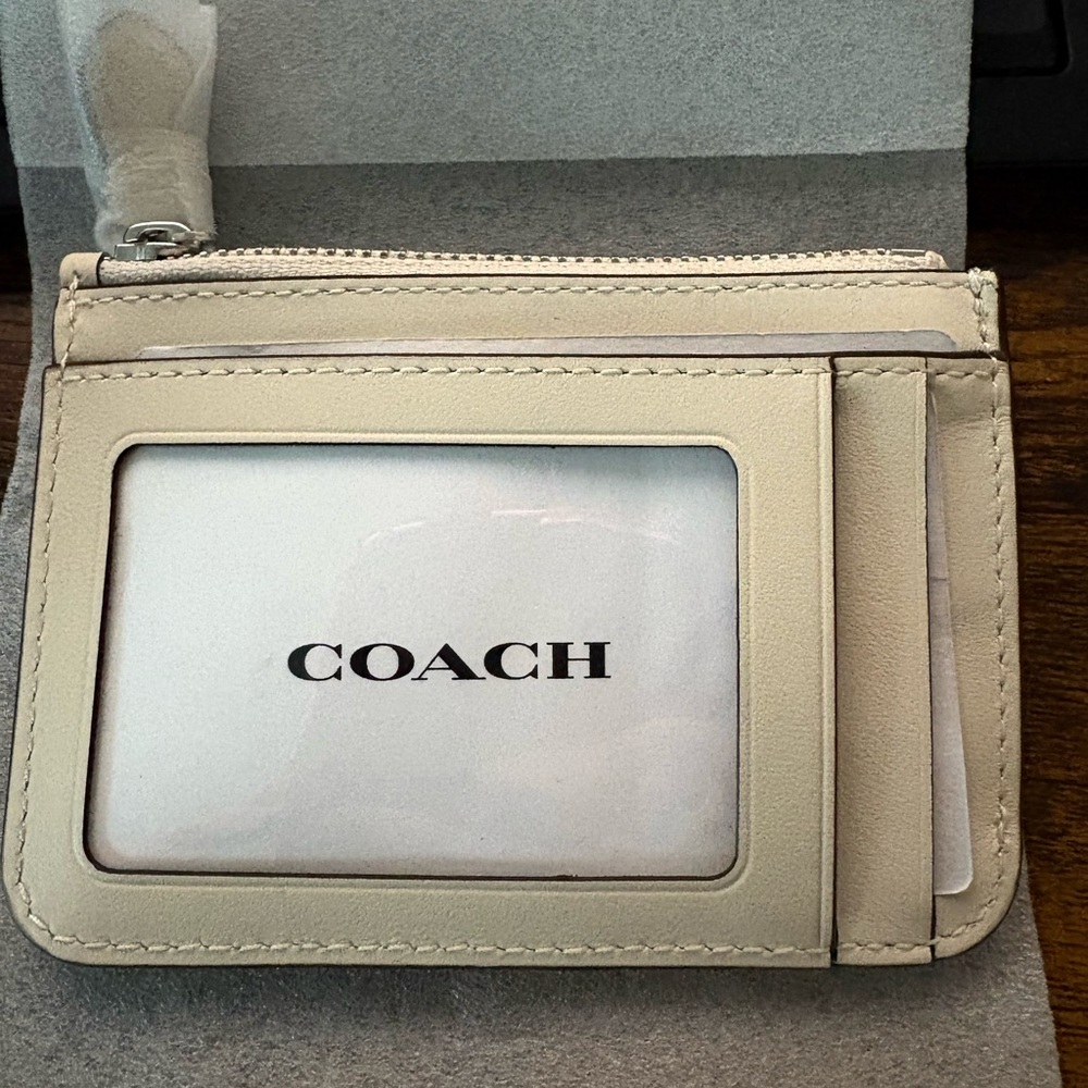 Coach ID Case - Picture 2 of 3